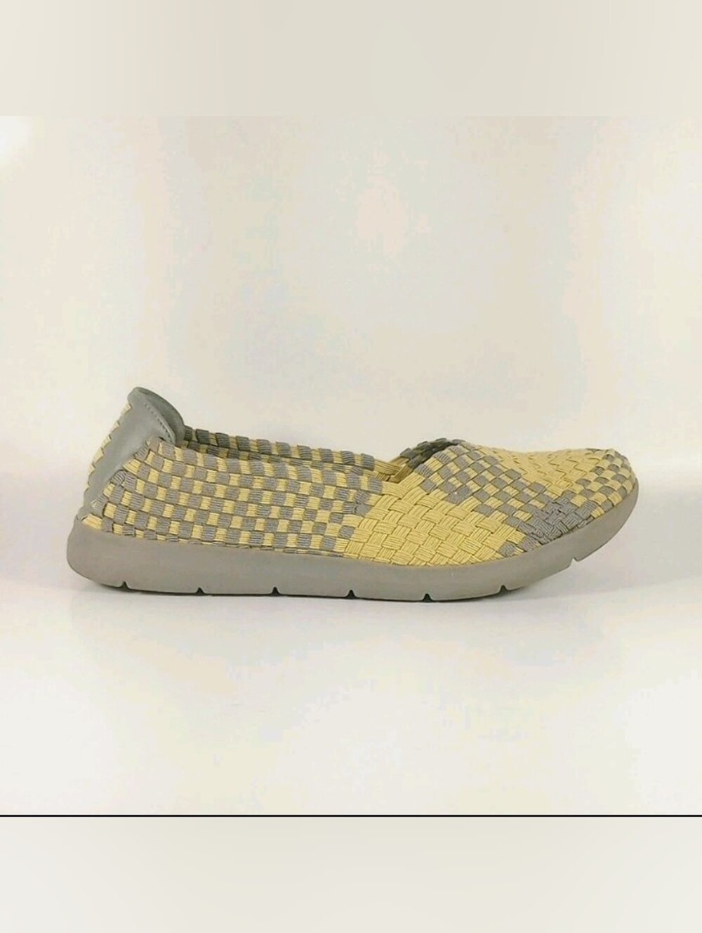 BareTraps Indiana Womens 9M Yellow And Gray Woven Upper Slip On Shoes Flats
